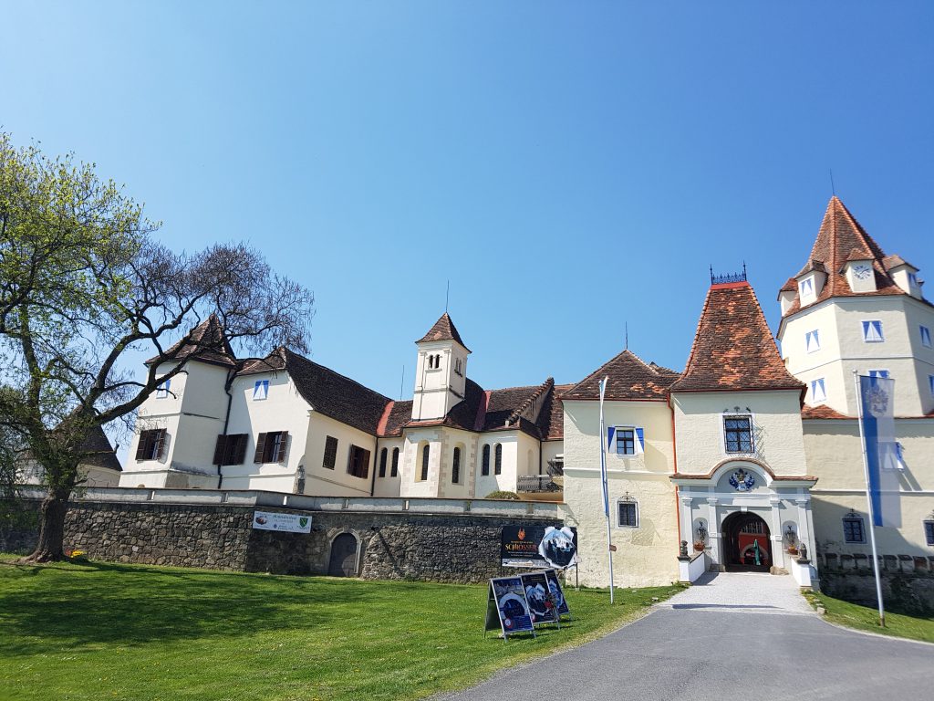 Außenansicht Schloss Kornberg